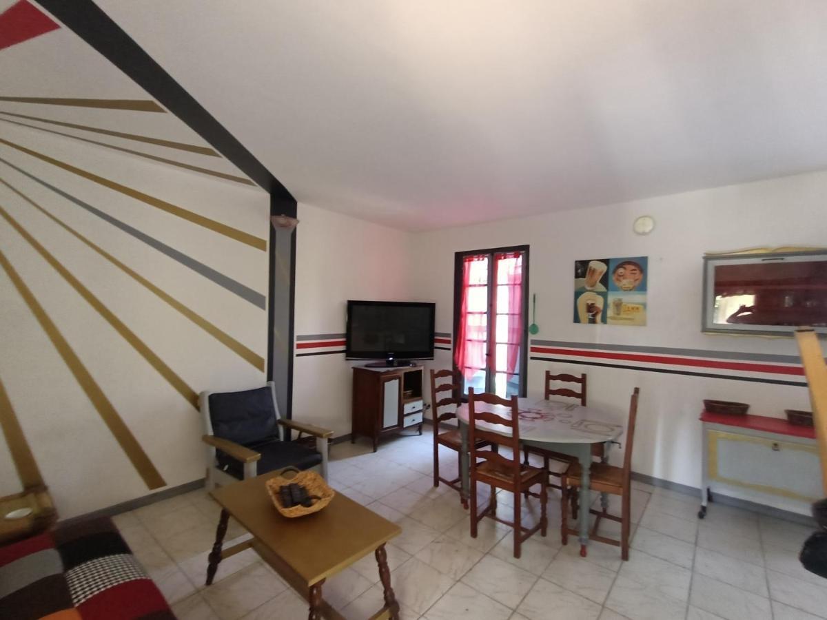 Location Saisonniere Curiste Apartman Montesquieu  Kültér fotó